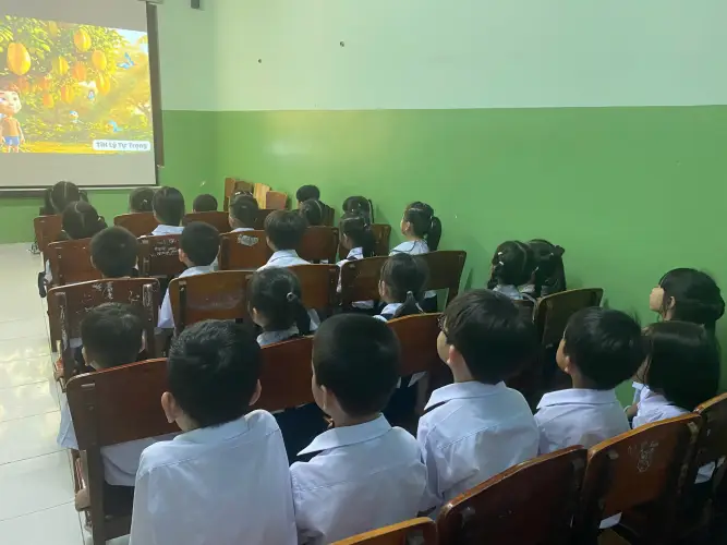KHAI TRƯƠNG PHÒNG CHIẾU PHIM 3D – PHẦN THƯỞNG Ý NGHĨA DÀNH CHO HỌC SINH XUẤT SẮC