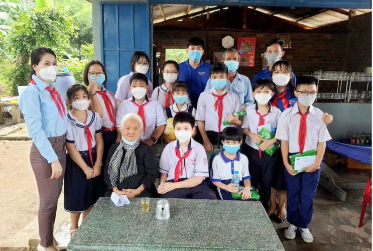 Chương trình: Về nguồn tại Khu di tích lịch sử: Bia Chiến Thắng Suối Dứa tại khu phố 6 thị trấn Dầu Tiếng