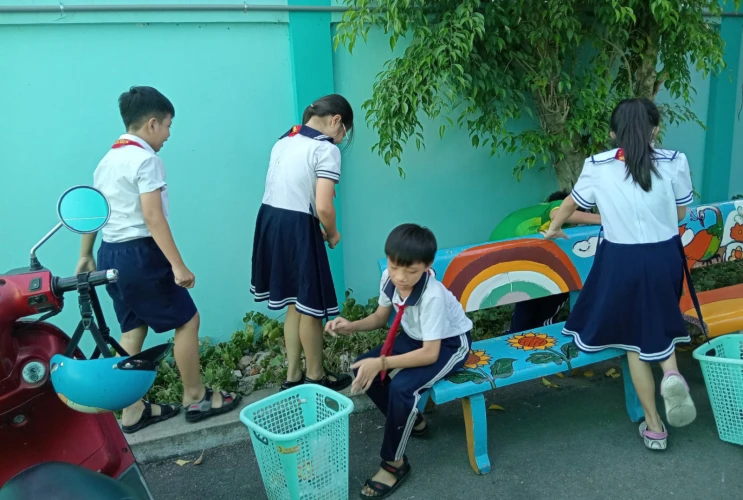 Lao động tổng vệ sinh trước nghỉ lễ