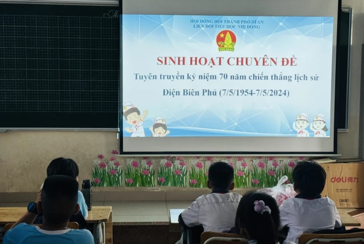 Sinh hoạt chuyên đề tại Trường Tiểu học Nhị Đồng