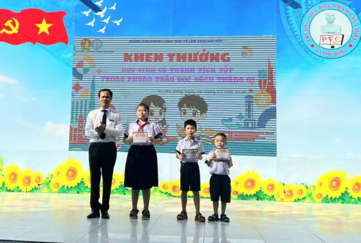 Vinh danh những "Đại sứ văn hóa đọc" trên Thư viện số tháng 01