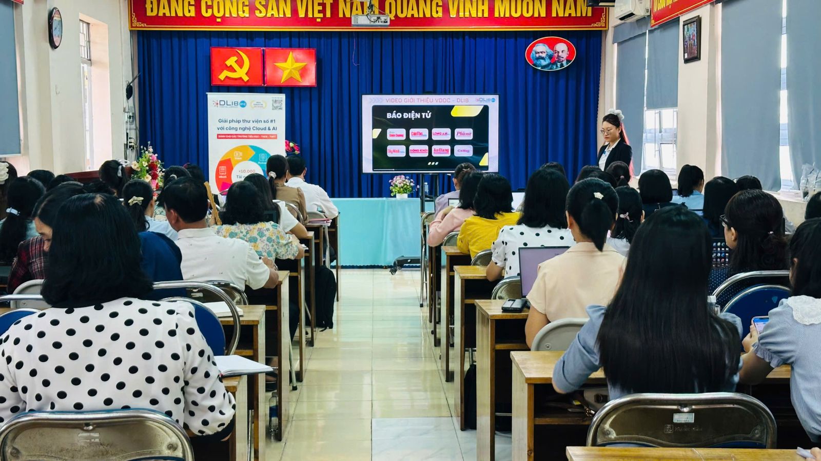 Tập huấn Thư viện số DLib K12 tại trường Tiểu học Phạm Văn Chiêu