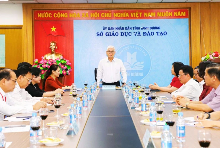 Bí thư Tỉnh ủy thăm, chúc tết ngành Giáo dục và Đào tạo tỉnh Bình Dương