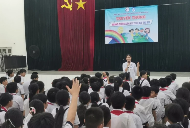 Sinh hoạt chuyên đề "Phòng chống xâm hại tình dục trẻ em" năm học 2023-2024