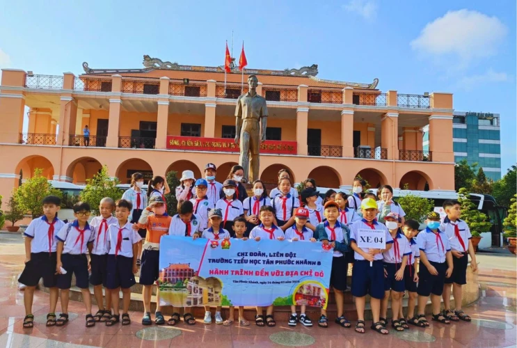 Hành trình về Địa chỉ đỏ năm học 2023-2024