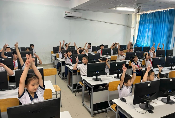 Hội thi rung chuông vàng môn Tiếng Anh