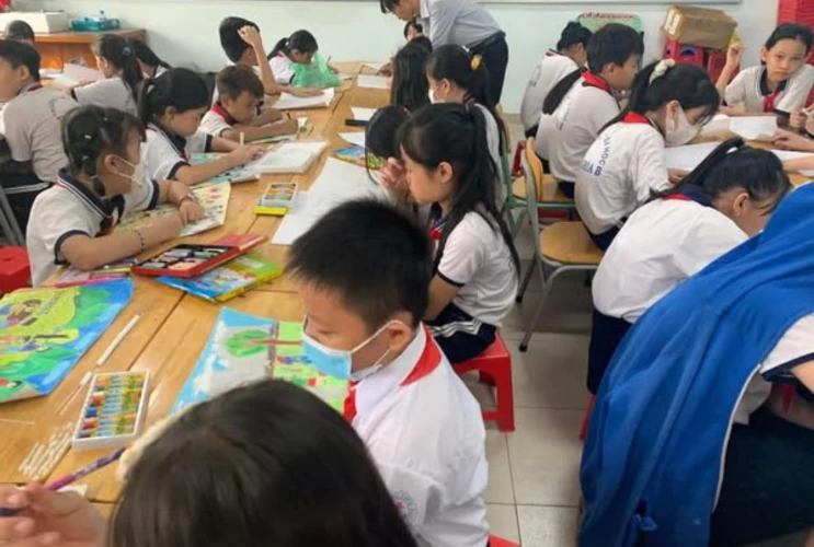 Hội thi vẽ tranh và các hoạt động văn nghệ chào mừng 70 năm chiến thắng Điện Biên Phủ