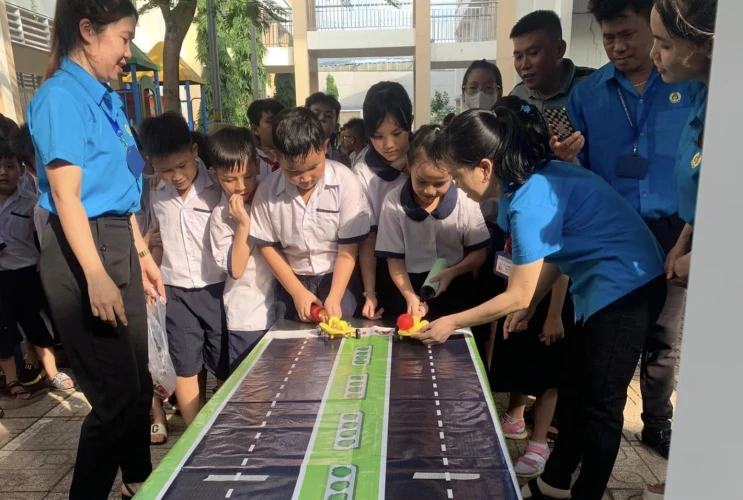 Ngày hội stem/steam và chuyển đổi số chào mừng thành lập thành phố Tân Uyên