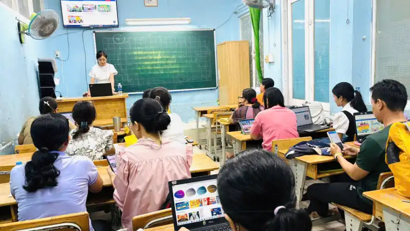 Tập huấn Thư viện số DLib K12 tại trường Tiểu học Thái Phiên