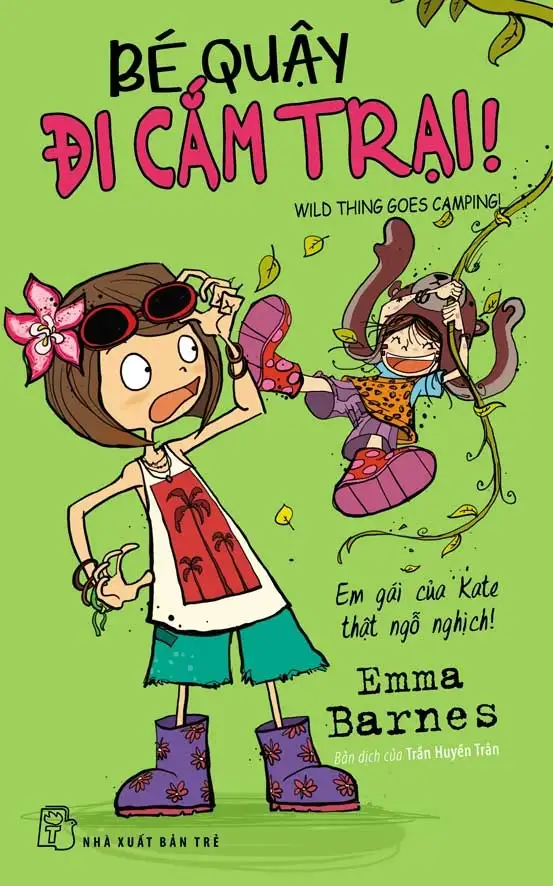 Bé quậy đi cắm trại
