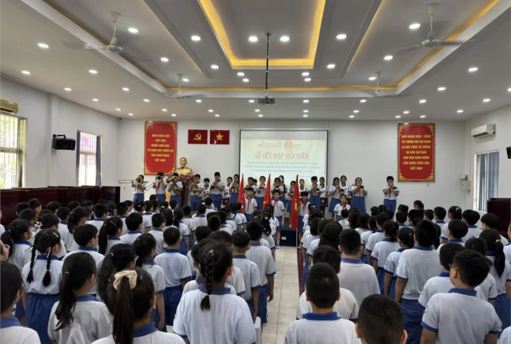 Lễ kết nạp Đội viên