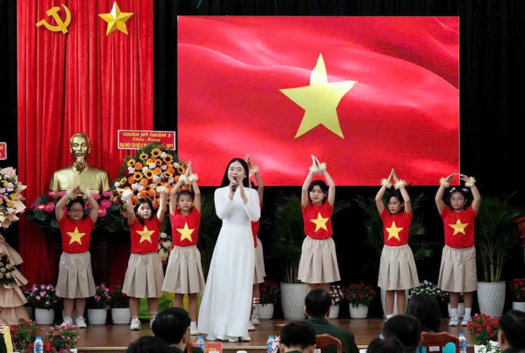 Chuyên mục “Mỗi tuần một câu chuyện đẹp, một quyển sách hay, một tấm gương sáng”