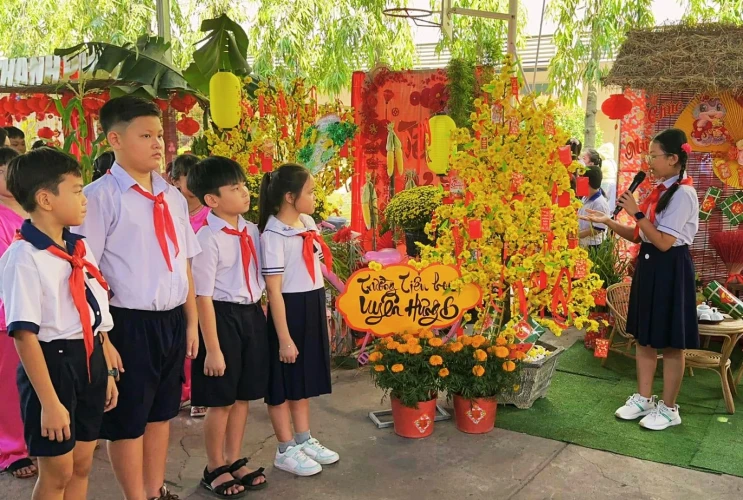 Trường TH Uyên Hưng B tưng bừng hoạt động chào mừng Đảng – Mừng Xuân Ất Tỵ 2025