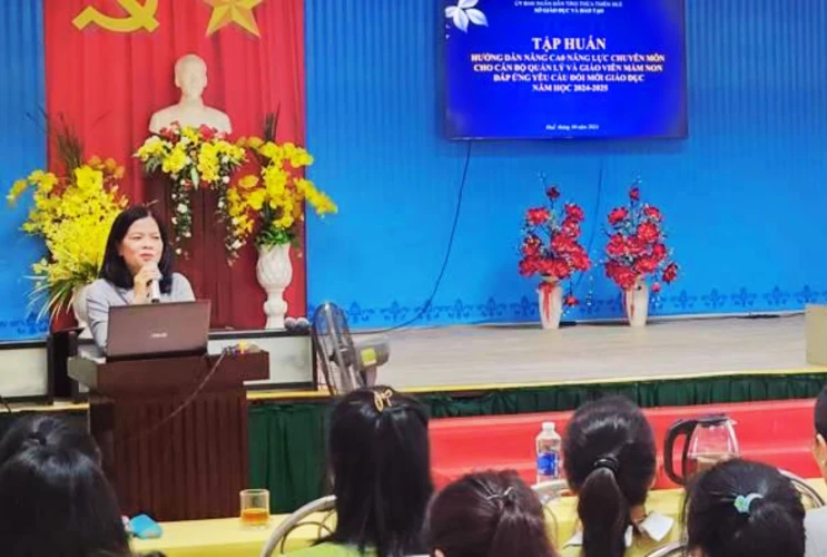 Huế: Tập huấn nâng cao năng lực chuyên môn cho cán bộ quản lý và giáo viên mầm non năm học 2024-2025