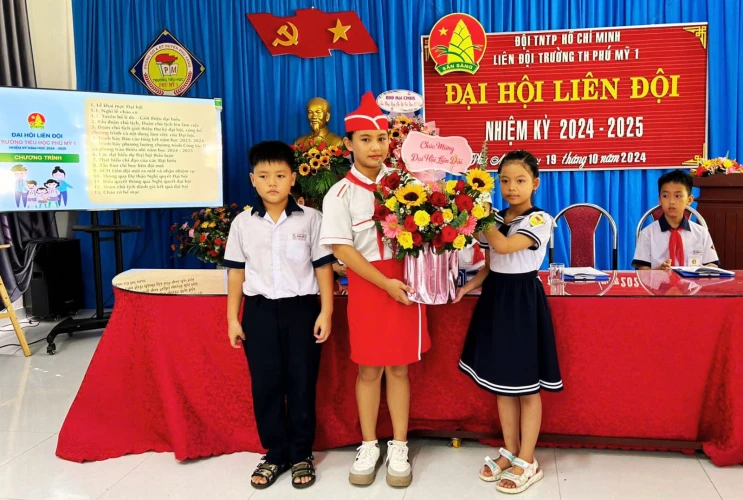 Liên Đội trường Tiểu học Phú Mỹ 1 tổ chức Đại hội Liên Đội nhiệm kỳ năm học 2024 - 2025