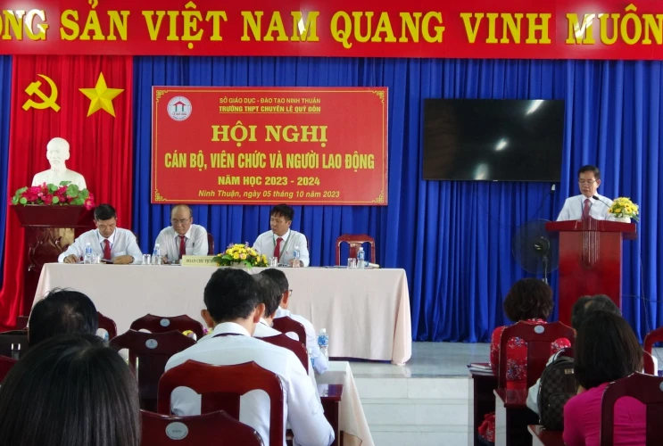 Hội nghị cán bộ, công chức, viên chức và người lao động