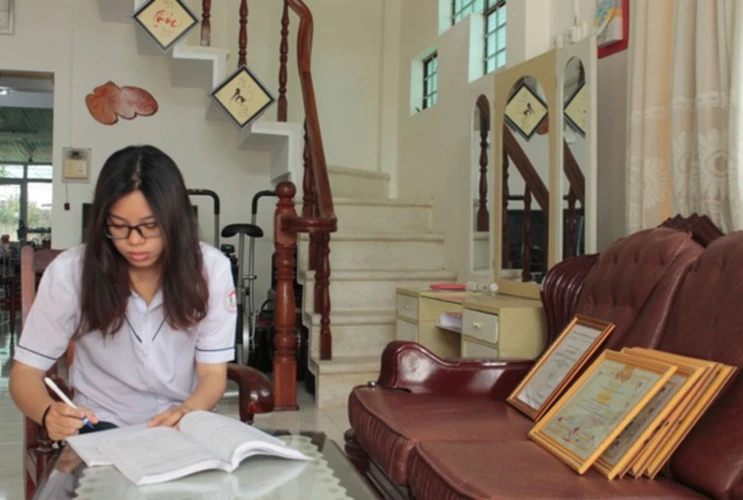 Nữ thủ khoa mơ ước được làm nhà báo