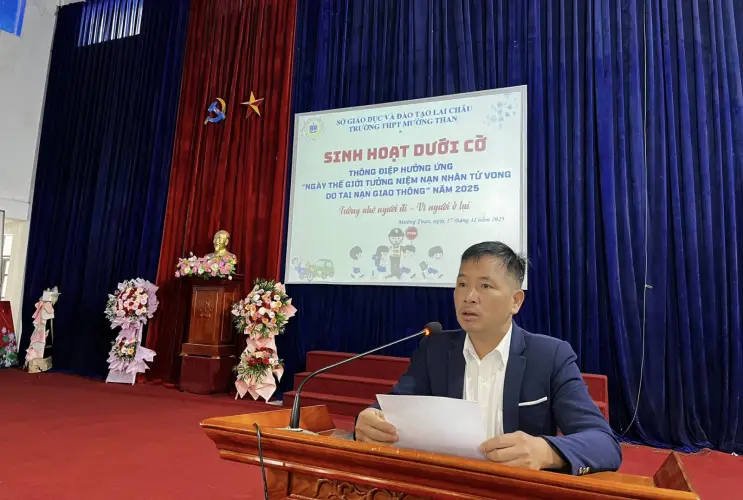 Trường THPT Mường Than tổ chức Sinh hoạt dưới cờ hưởng ứng Ngày Thế giới tưởng niệm nạn nhân tử vong do TNGT năm 2025