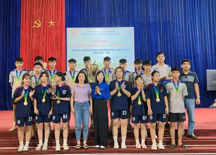 Bế mạc Giải Bóng đá nam và Bóng chuyền hơi nữ Trường THPT Mường Than năm 2025