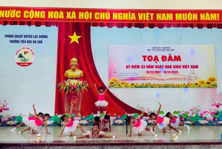 Trường Mầm non Đạ Sar tham gia Tọa đàm 43 năm Ngày Nhà giáo Việt Nam