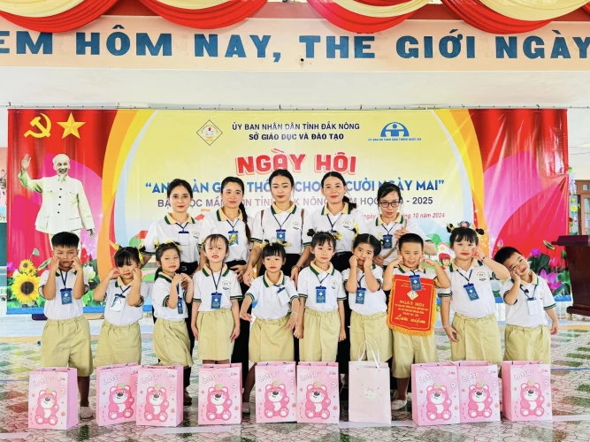 Ngày hội An toàn giao thông cho nụ cười ngày mai bậc mầm non Đắk Nông