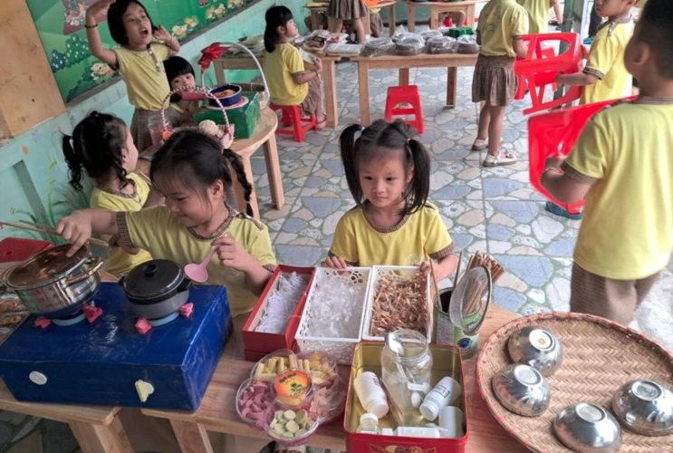 Tổ chức các hoạt động giáo dục trẻ em trong trường mầm non