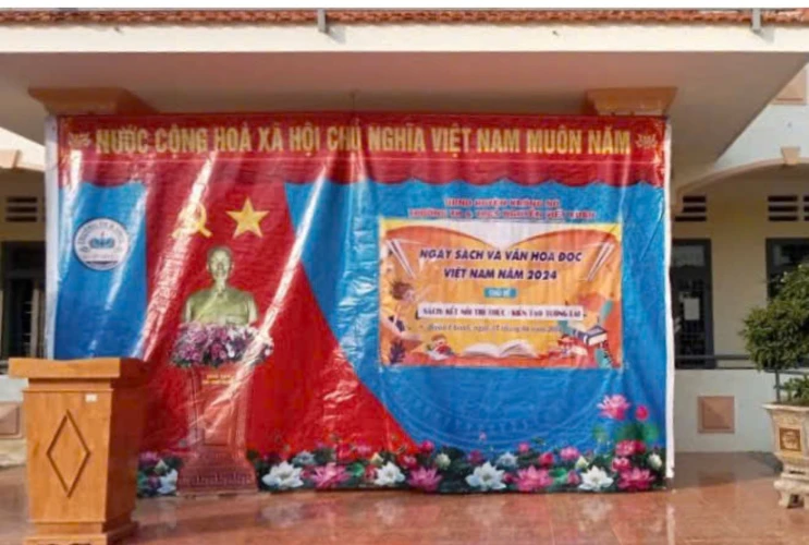 Ngày hội sách và văn hóa đọc tại Trường TH-THCS Nguyễn Viết Xuân