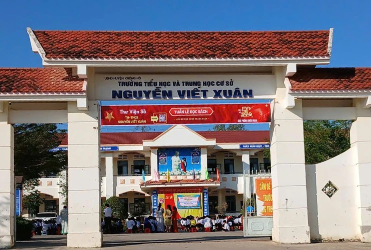 Lễ khai mạc "Tuần lễ đọc sách" của trường TH - THCS Nguyễn Viết Xuân