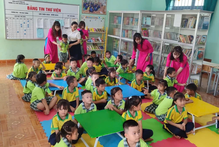 Hành Trình Thú Vị Của Các Bé Mầm Non Chồi Non Tại Thư Viện Trường TH-THCS Nguyễn Viết Xuân