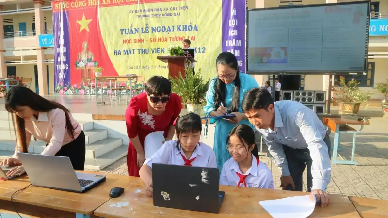 Khởi Động Tuần Lễ Ngoại Khóa “Học Sinh – Số Hóa Tương Lai” Cùng Thư Viện Số DLib K12 Tại Trường THCS Đồng Nai