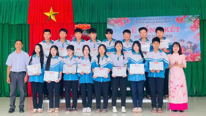 Rộn ràng không khí Lễ Tổng kết năm học 2025 - 2026 tại Trường THCS Lê Hồng Phong