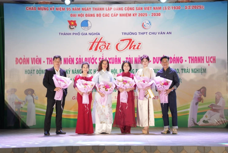 Hội Thi "Đoàn Viên - Thanh Niên Sải Bước Sắc Xuân Nữ Sinh Tài Năng – Duyên Dáng – Thanh Lịch" năm 2025