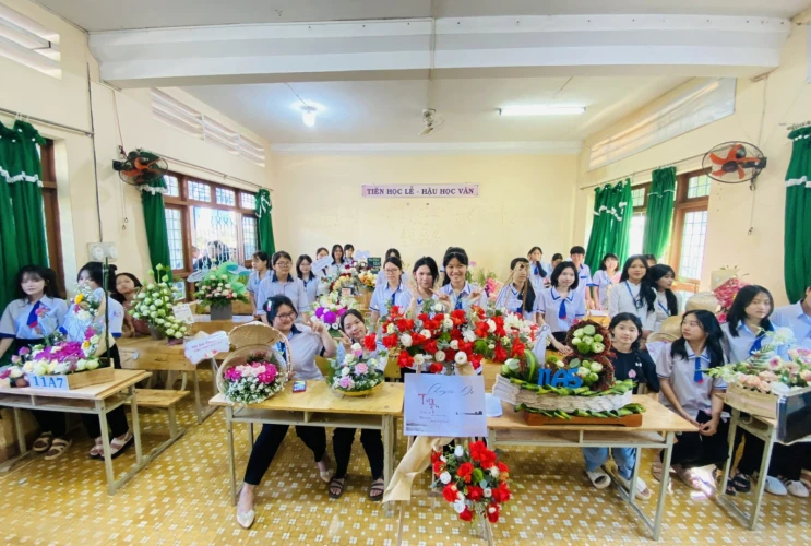 Tổ Chức Hội Thi Cắm Hoa Chào Mừng Ngày Nhà Giáo Việt Nam