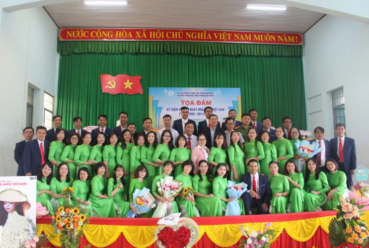 Tổ Chức Tọa Đàm Kỷ Niệm 42 Năm Ngày Nhà Giáo Việt Nam 20/11