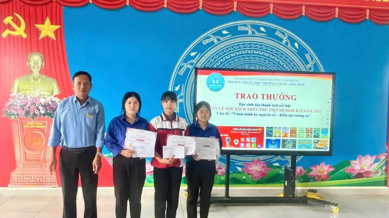 Trường THPT Trường Chinh - Hòa Ninh sôi nổi trao thưởng học sinh đạt thành tích nổi bật trong Tuần lễ đọc sách DLib K12 năm 2026