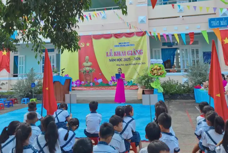 Trường TH Hồng Thái 3 khai giảng năm học mới: Mùa thu rộn ràng tiếng cười trẻ thơ