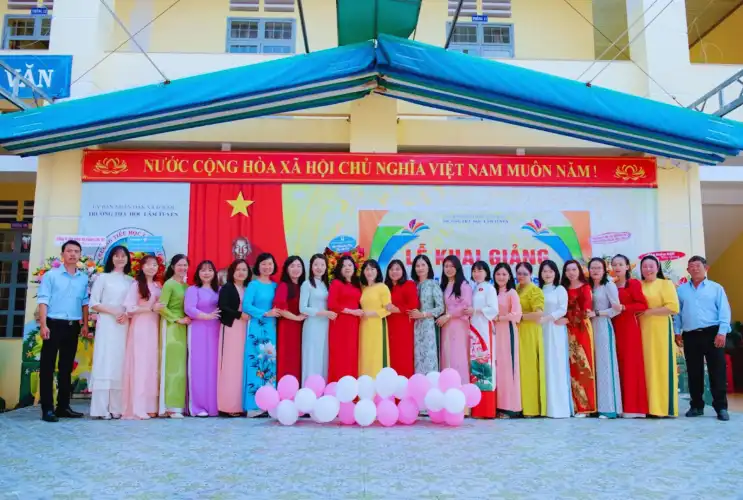 Trường Tiểu học Lâm Tuyền tưng bừng khai giảng năm học 2025 - 2026