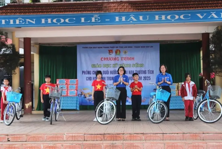 Giáo dục kỹ năng sống cho hơn một ngàn học sinh tại Bảo Lộc