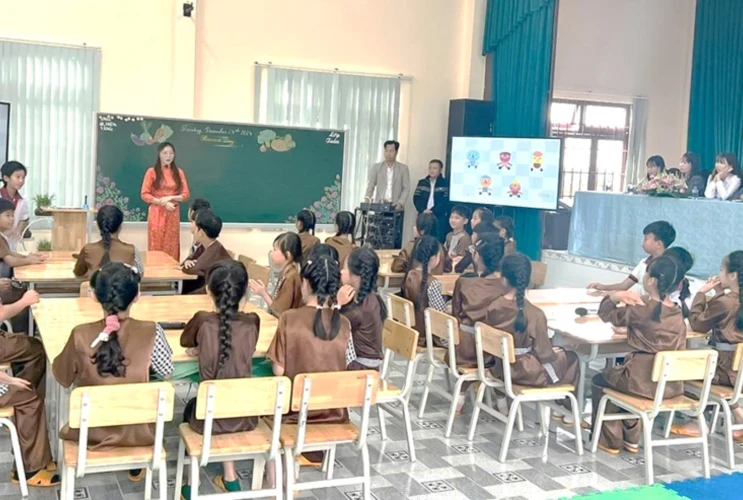 Sở GD&ĐT tỉnh Lâm Đồng tổ chức chuyên đề “Dạy học qua dự án môn Tiếng anh” cấp Tiểu học NH 2024-2025