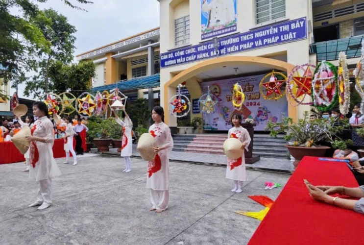 Trường THCS Nguyễn Thị Bảy Tổ Chức Chương Trình "Vui Tết Trung Thu" Năm 2024