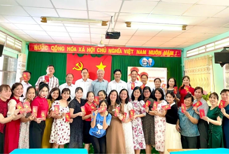 Họp mặt Tất niên cuối năm