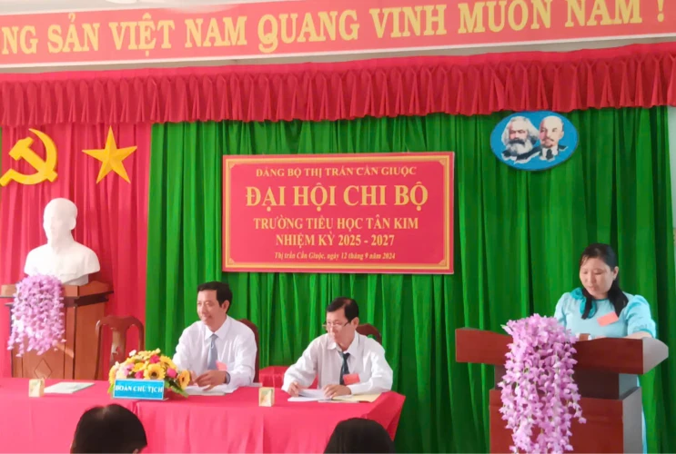 Đại hội Chi bộ trường Tiểu học Tân Kim