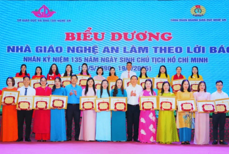 Biểu dương 135 nhà giáo Nghệ An làm theo lời Bác