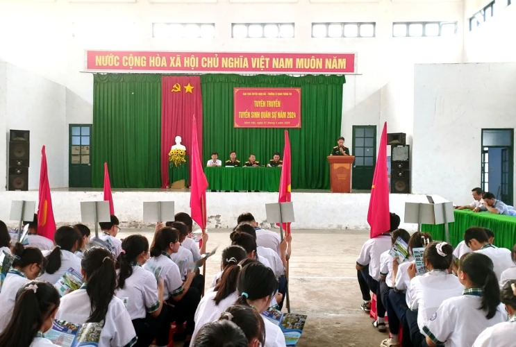 Tổ chức tuyên tuyền tuyển sinh quân sự năm 2024