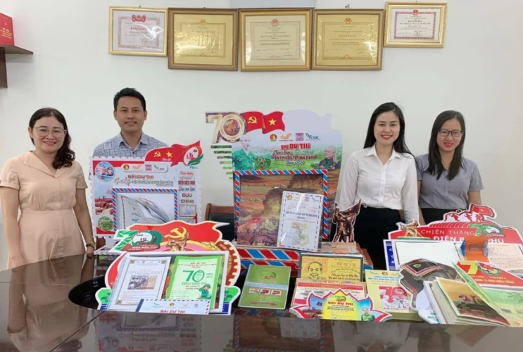 Gần 16 nghìn bài dự thi “70 năm chiến thắng lịch sử Điện Biên Phủ qua con tem bưu chính”