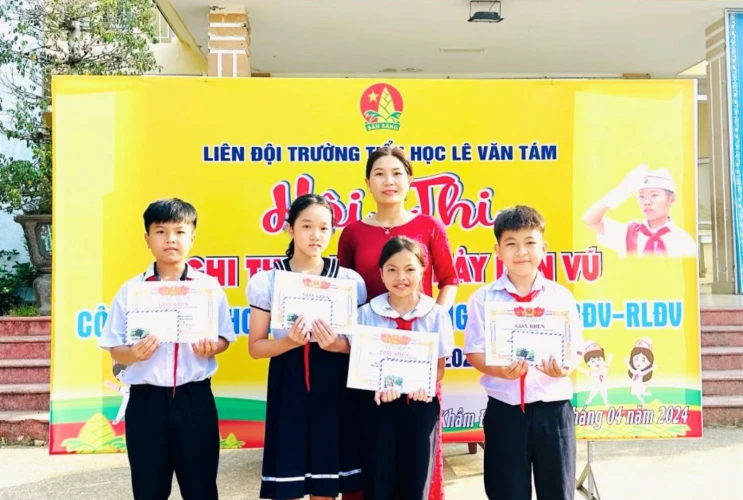 Hoạt động kỷ niệm 93 năm thành lập Đoàn, 83 năm thành lập Đội