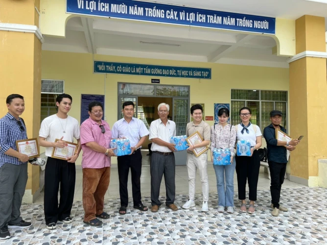 Giọt nước nghĩa tình tại TH và THCS Phước Vĩnh Tây