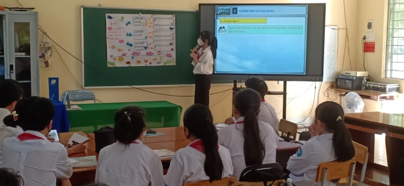 Thao giảng cấp trường môn lịch sử địa lý 8
