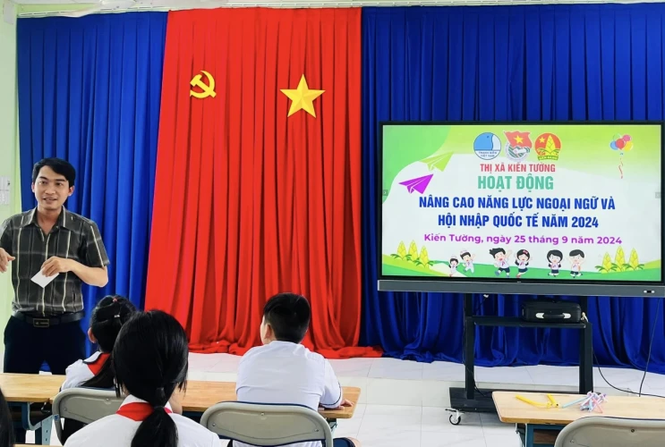 Hoạt động nâng cao năng lực ngoại ngữ và hội nhập quốc tế