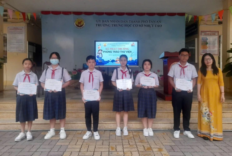 Lễ Vinh Danh Cá Nhân và Tập Thể Lớp Xuất Sắc Trong Phong Trào Thư Viện Số Tháng 11